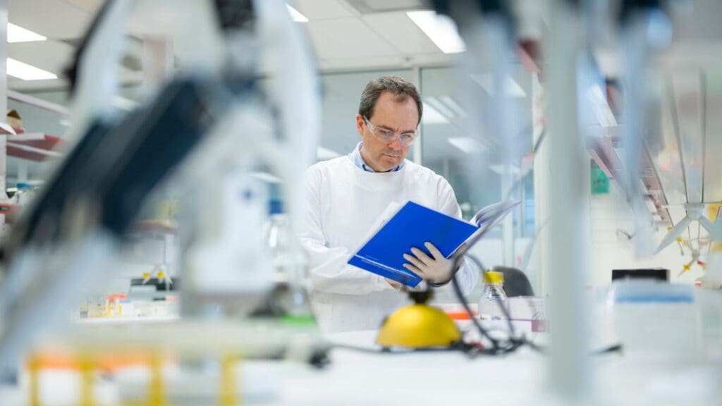 Researcher working in research lab.