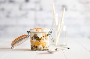 Fruit and yoghurt parfait